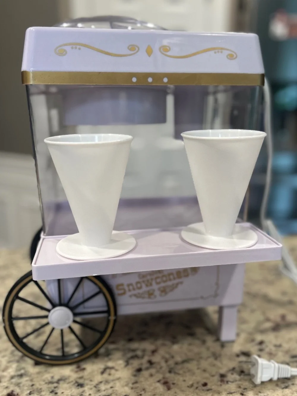 NOSTALGIA Old Fashion Snow Cone Maker/Ice Shaver Machine